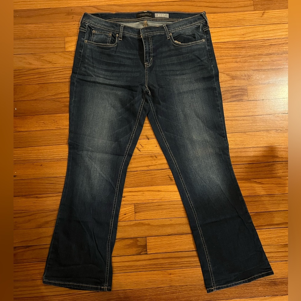 Women’s Aeropostale boot cut sized 16 short length dark wash jeans brand new
